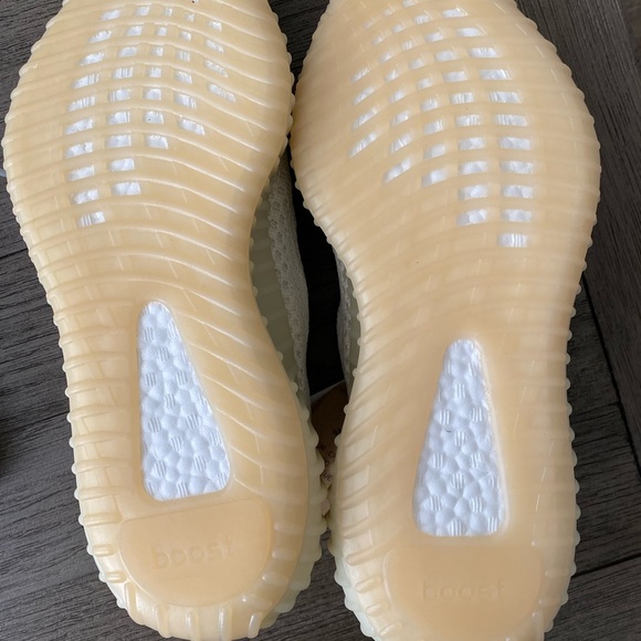 *SOLD* Brand New Yezzy's! - Picture 3 of 4